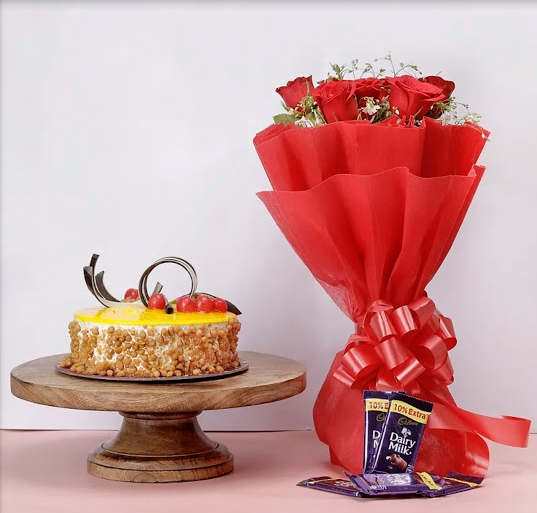 Cake & Bunch With Chocolate